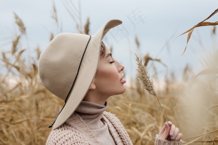 欧美熟女风写真图片