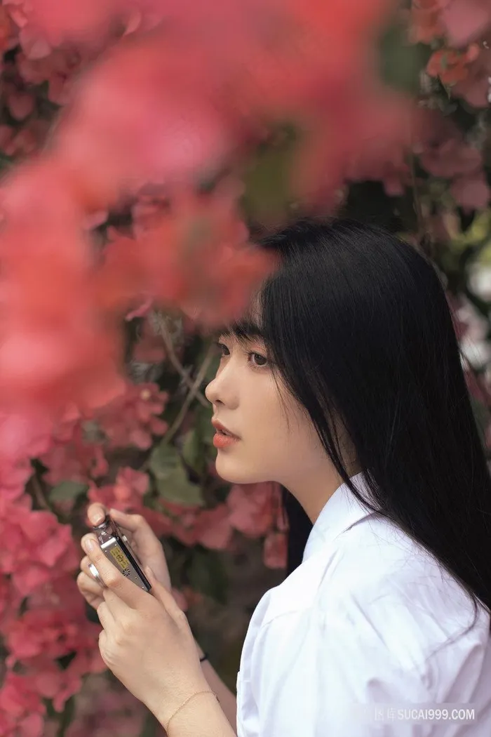 清纯漂亮的女学生黄子卿写真图片