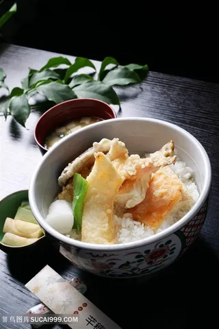 中华美食御食炸虾饭实拍摄影图