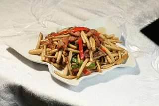 04茶树菇炒牛柳 川情小镇