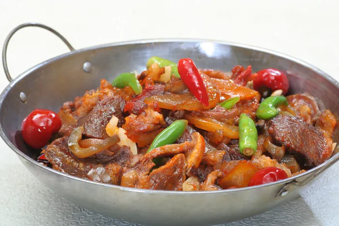 干锅带皮黄牛肉