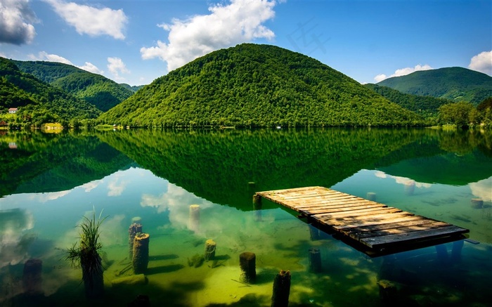 蓝天青山碧水