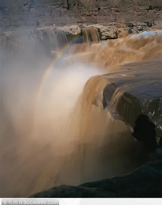 雄伟的黄河壶口瀑布
