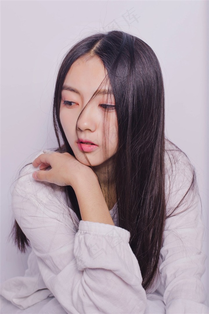 小清新漂亮长发女孩写真图片