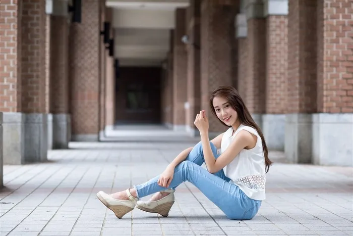 邻家女孩身材修长李妞妞高清美女写真