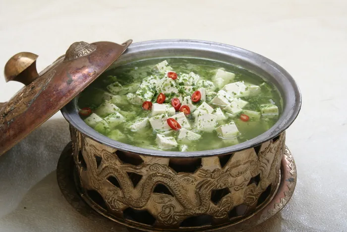 鲜韭花炖豆腐 16元