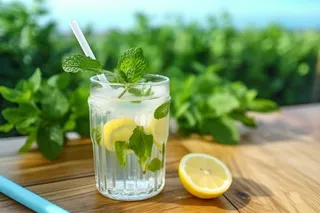 清凉夏日冰爽柠檬饮料背景