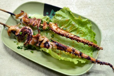 烧烤美食烤肉街边小吃油炸烤鱿鱼须