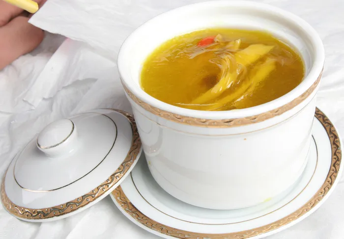 翅汤浸松茸  16元每位