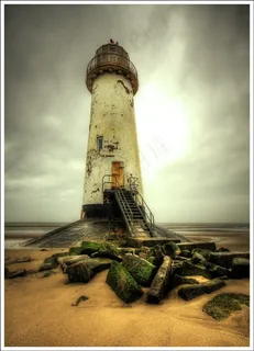 灰暗海岛的灯台风景图片 灰暗海岛的灯台风景图片