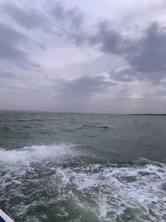 天空，日常，湖水，阴天