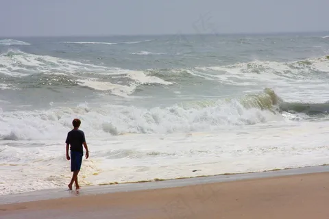 海边有人的图片 海边有人的图片