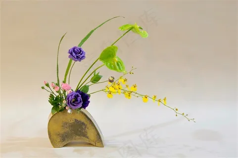 艺术感鲜花插花图片