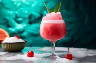 夏日西瓜冰沙冰镇饮料摄影图