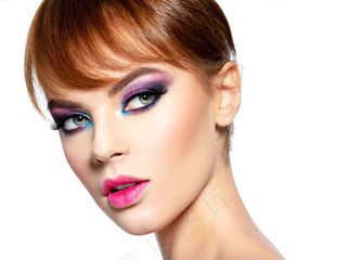 绚丽眼影的美女高清图片