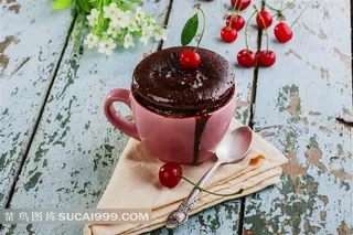 蛋糕系列 - 一杯美味可口的巧克力甜点