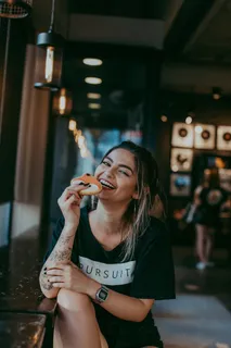 美女开怀大笑图片 美女开怀大笑图片