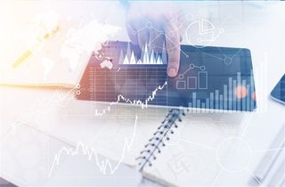 点击平板电脑的手势