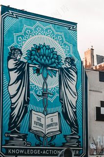 街道上的艺术涂鸦墙图片