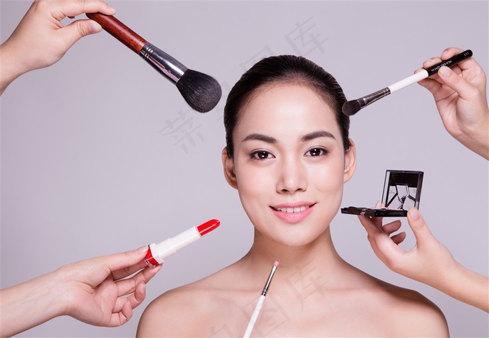 清新盘发美女化妆展示图美容图片