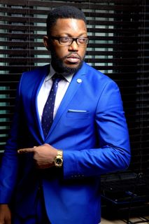 商务西装黑人男士图片