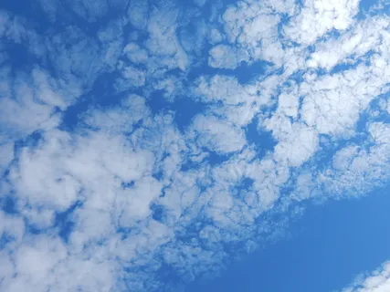 澄澈天空图片 澄澈天空图片