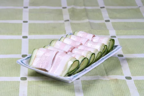 蒜泥白茫茫肉16元 (1)