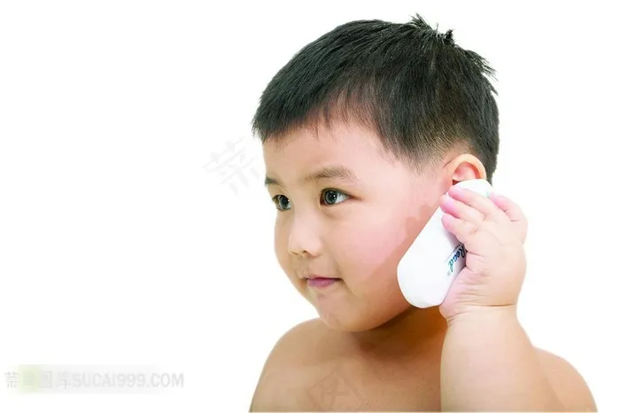 打电话的可爱男孩素材