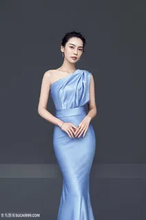 蓝色礼服室内写真 蓝色礼服室内写真