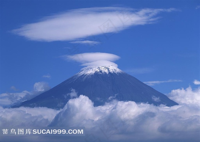 高耸入云的日本富士山素材