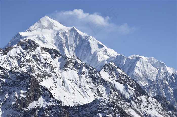 巍峨的雪山哦