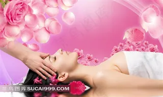 粉色花瓣包围的做SPA的美女宣传海报设计