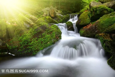 山林间的小溪流瀑布