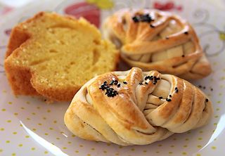 芝麻烤卷面包图片