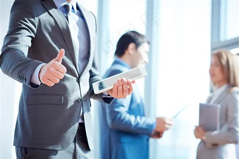 职场竖大拇指高清图片