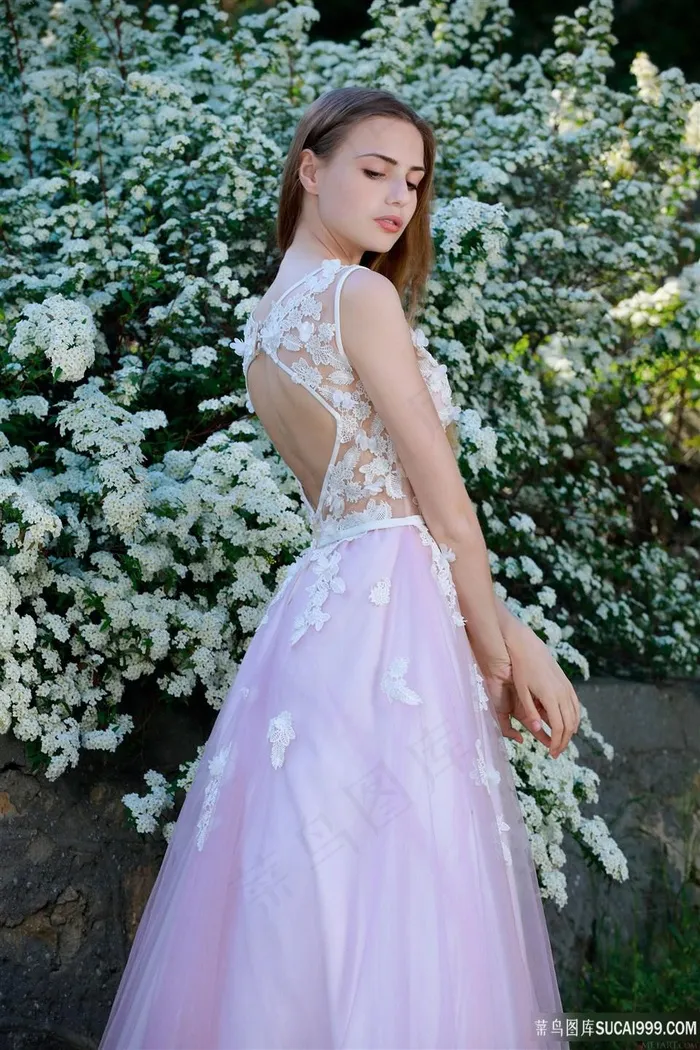 穿着长裙的欧美漂亮美女图片