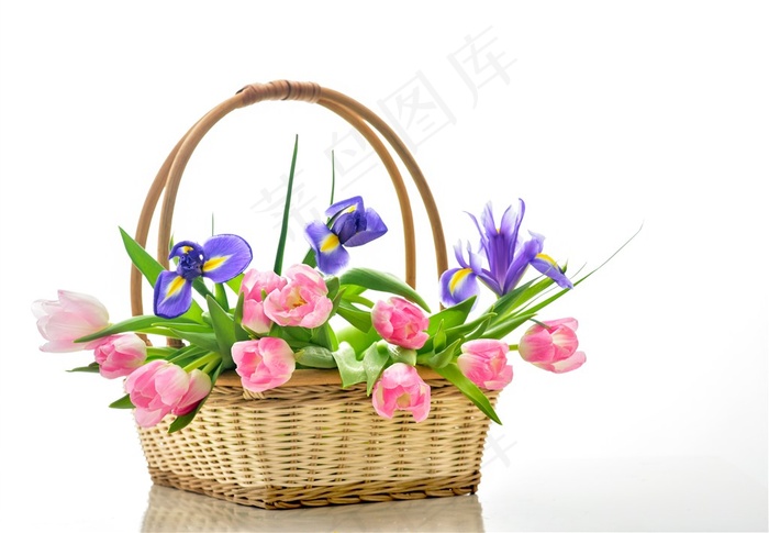 装在篮子里的花朵