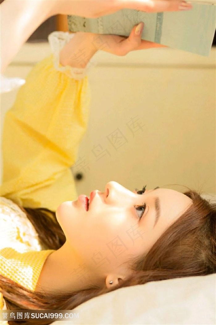 躺在床上的清纯女生图片