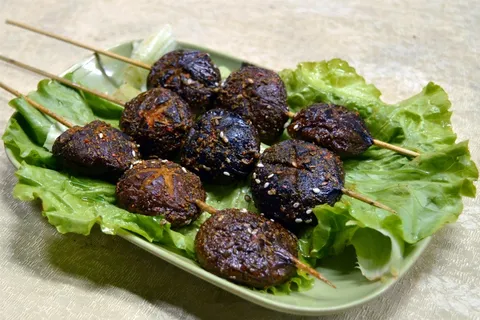 烧烤美食烤肉街边小吃油炸香菇