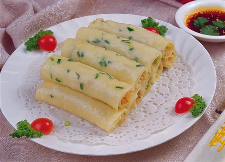 煎饼卷菜(蘸汁)  12元 煎饼卷菜(蘸汁)  12元