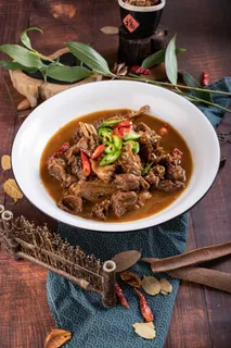 中式红烧鸡肉美食摄影