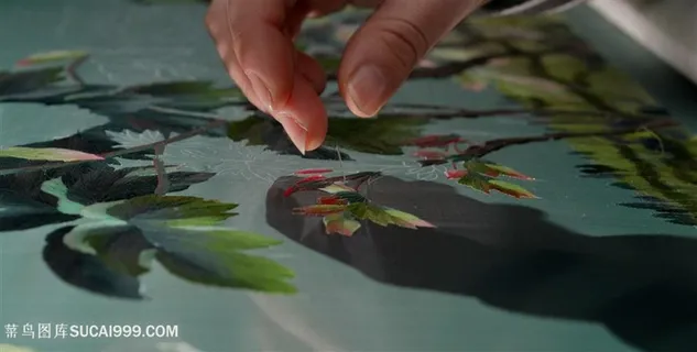 非遗传承手工制作蜀绣