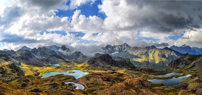 云层下的峻山