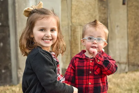 青梅竹马姐弟图片