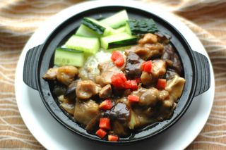 香菇滑鸡煲