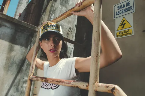 18岁美女*图片 18岁美女*图片