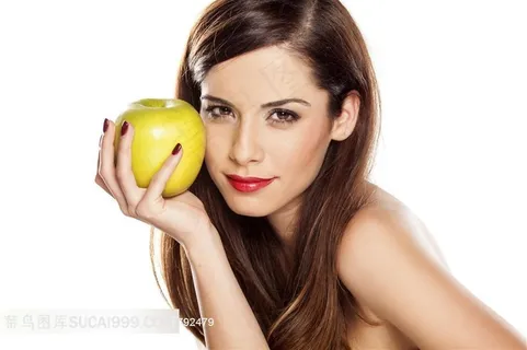 外国美女手拿苹果