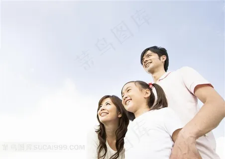 幸福家庭 仰望天空的一家人高清特写
