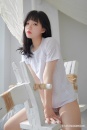 骑在木马上的纯欲天花板女学生Jenny写真图片