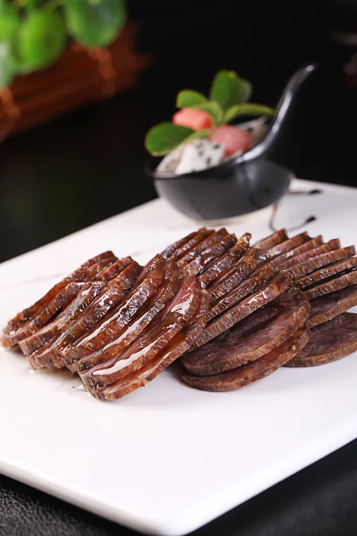 玫瑰汾酒牛健 (1)